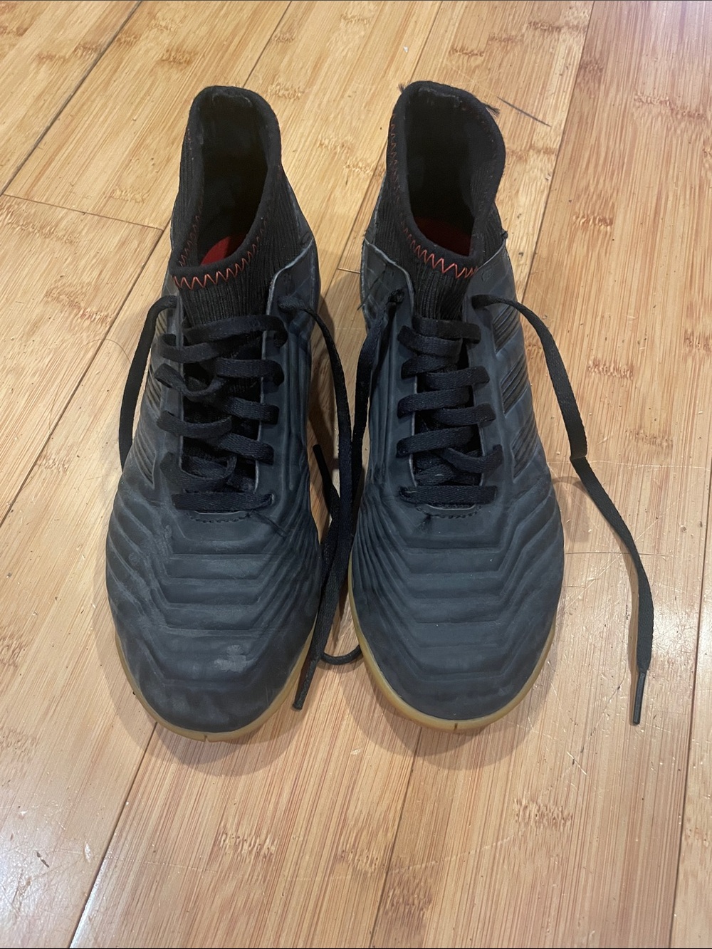 Adidas Kids Black Predator Soccer shoes size 4